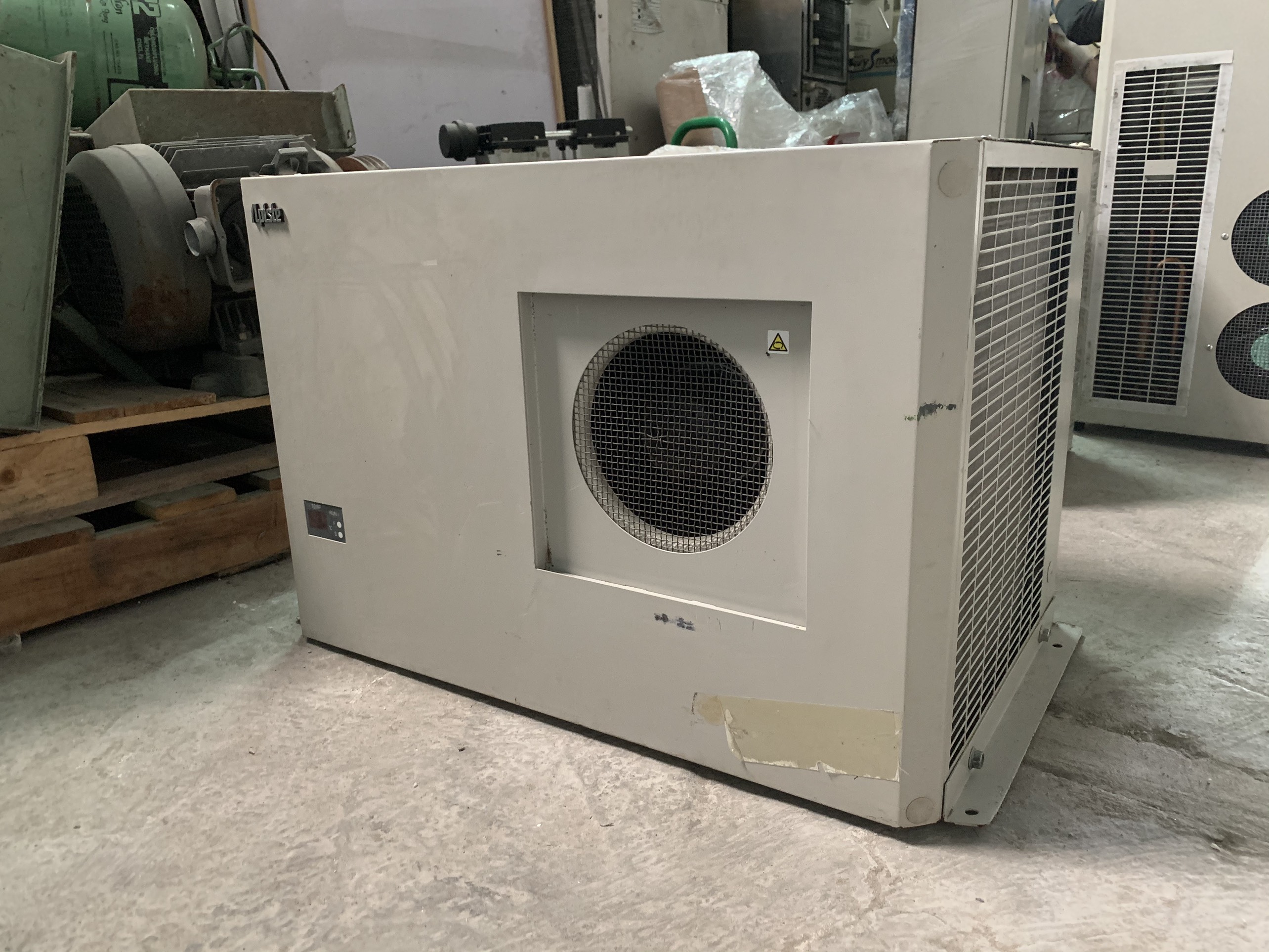 Điều hòa làm mát tủ điện Apiste cũ ENC-AR2200EX